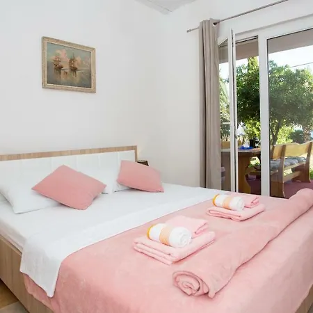Sanja Apartment *